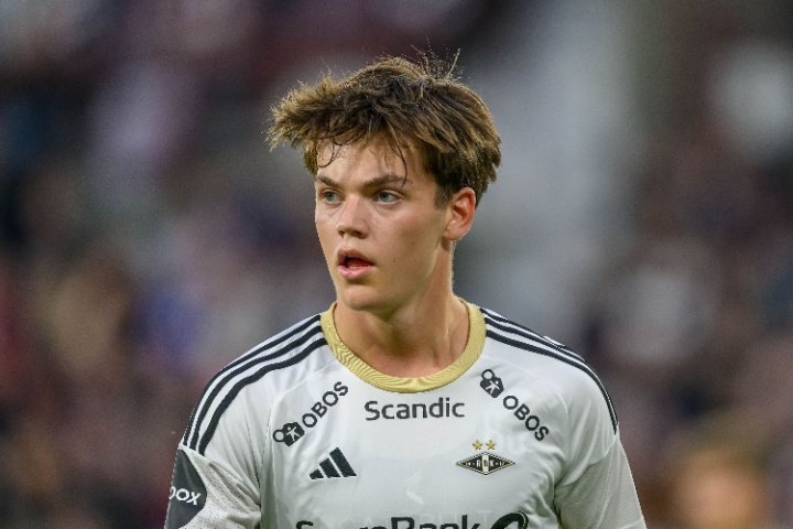 TA分析曼城18岁新援尼潘：司职攻击性中场 预计短期外租锻炼