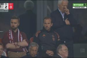 PG电子-导播太坏了！拜仁0-2落后，镜头立马锁定看台上的凯恩