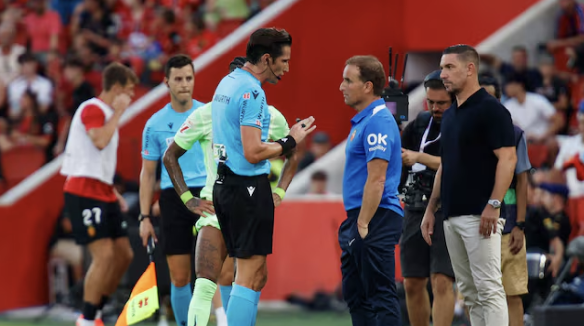 PG电子-马略卡主帅：球迷花了100欧来看球，比赛却因为裁判25分钟就结束了