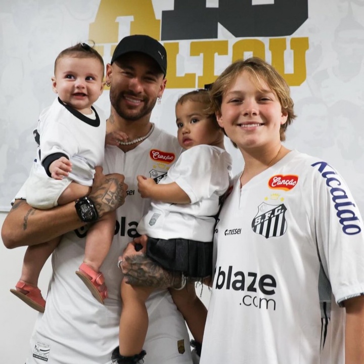 pg电子-内马尔泪洒赛场遭遇0比6失利 爱子暖心鼓励父亲重振旗鼓